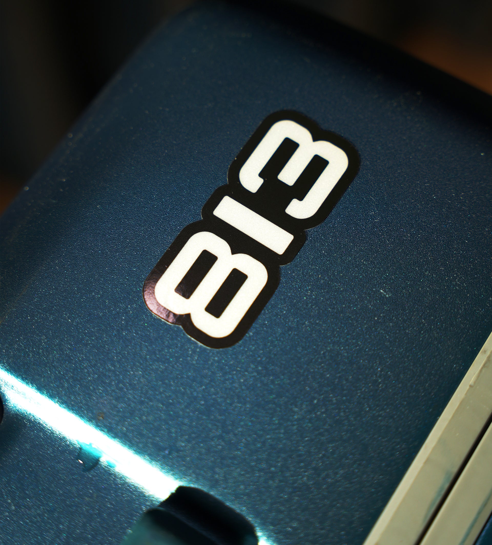 Стикер «8I3»